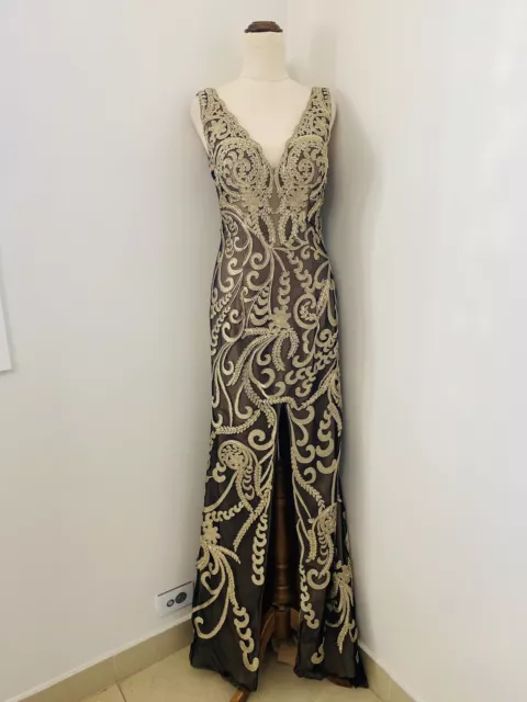 Jadore Beautiful And Elegant Gold And Black Gown - Size 8