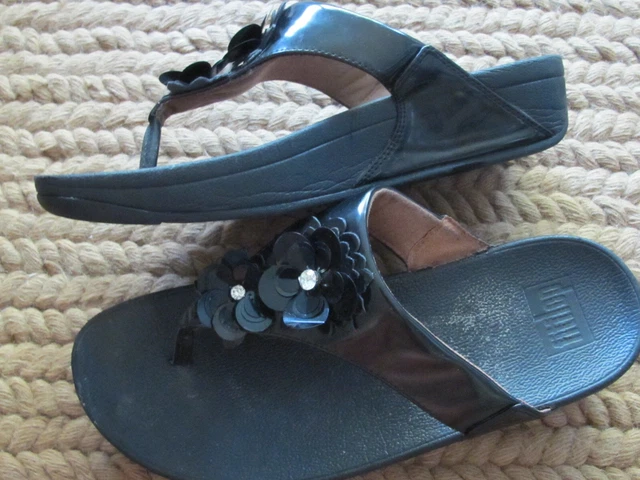 Fitflop LuLu Flower Toe Post Thong Toning Sandal Black patent leather 8