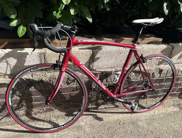 raleigh revenio 2.0 56cm black
