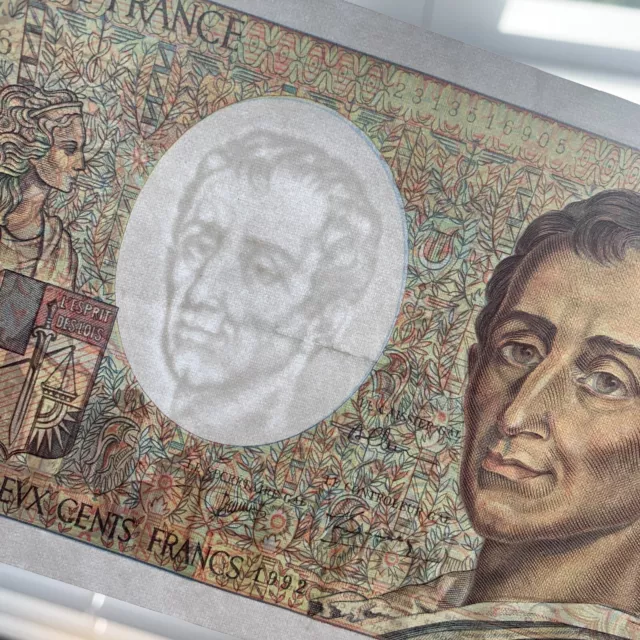 France 200 Francs Banknote 1992 =   MONTESQUIEU French Currency Paper Money Note