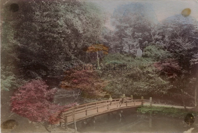 Japon, Girl a water from well Vintage albumen print. Tirage albuminé