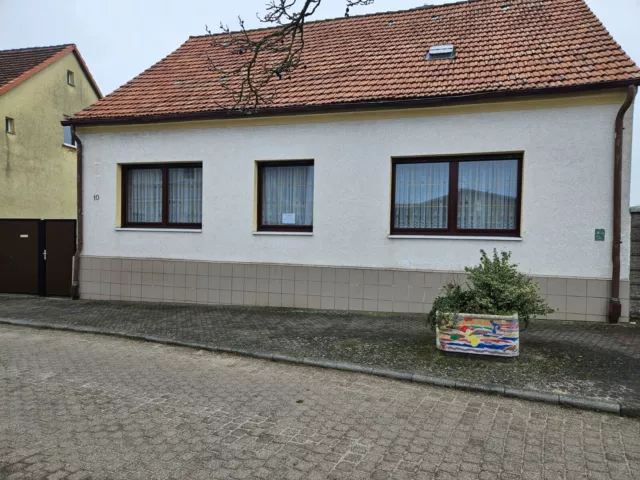 Einfamilienhaus mit vollerschlossenem Nebengebäude zu verkaufen