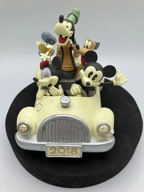 Hallmark Mickey Mouse and Friends Special Edition Figurine 2018 Box Hallmark Mickey Mouse and Friends Special Edition Figurine 2018 Box
