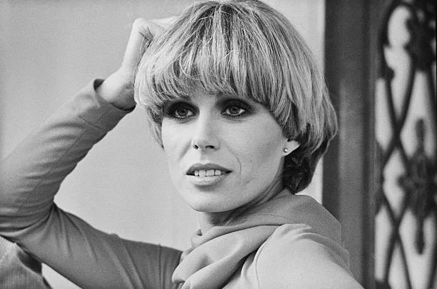 English Actress And Model Joanna Lumley Posed 1976 OLD PHOTO 1