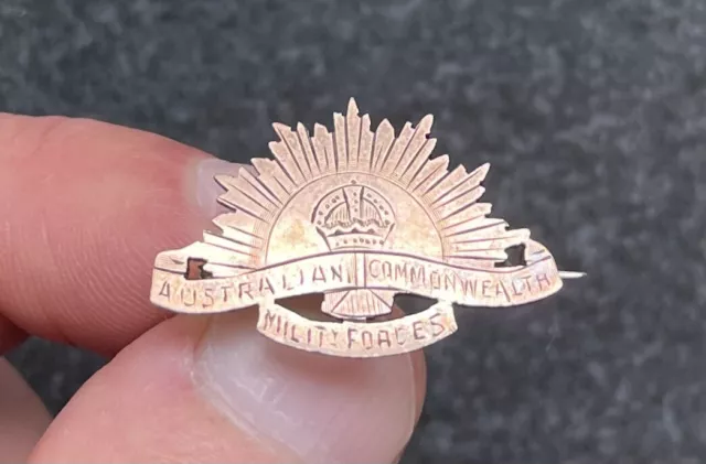 Genuine Australian Commonwealth Military Forces Silver Gilt Maker Marked Badge