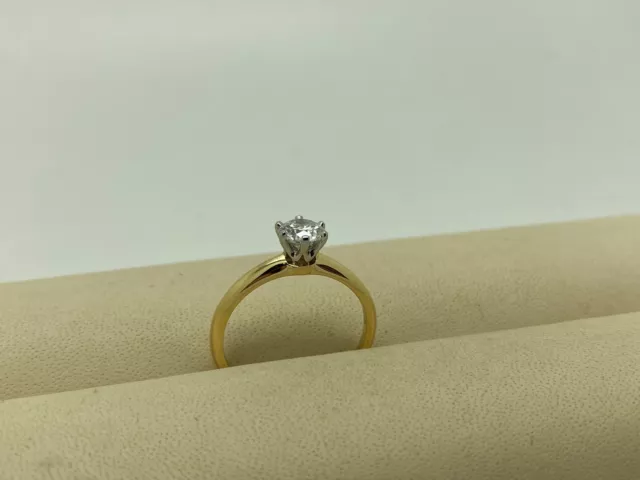 TIFFANY & CO Solitaire Ring 18kt Gelbgold Setting Diamant 0.52ct RW53