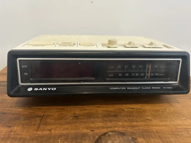 Vintage SANYO Radio, Clock, Alarm, Radio