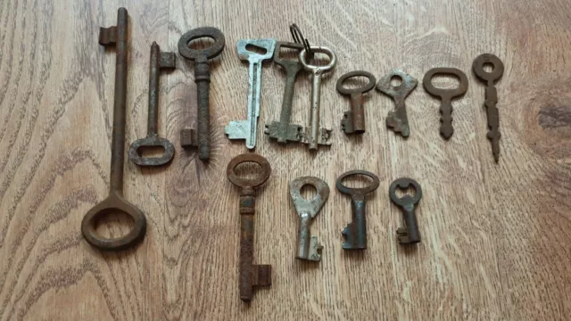 Lot 14  Antique Metal Door Skeleton Key ,Latch key,lock,padlock