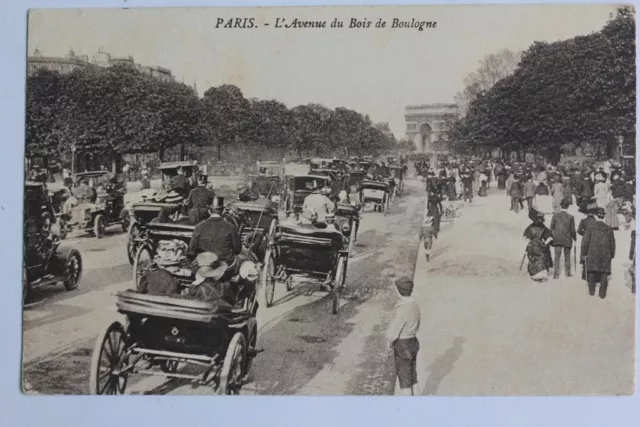 CPA Paris L'Avenue du Bois de Boulogne Retour des Courses Attelages (53696)