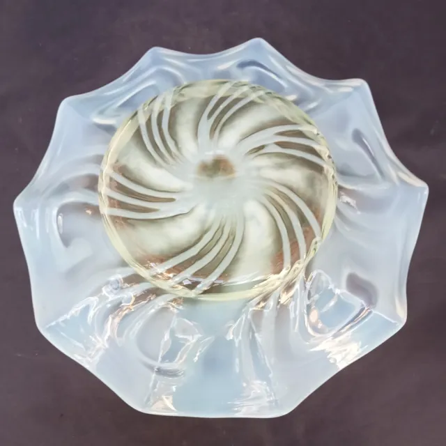 Antique Arts and Crafts uranium/vaseline/opalescent glass bonbon dish, c1890 3