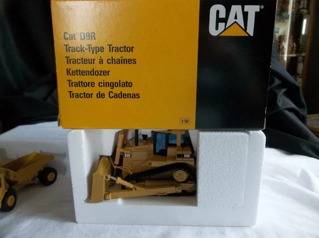NIB NZG 451 CAT D9R Dozer Special Ed S/N 00768 1:50  Model Blue Tint Windows