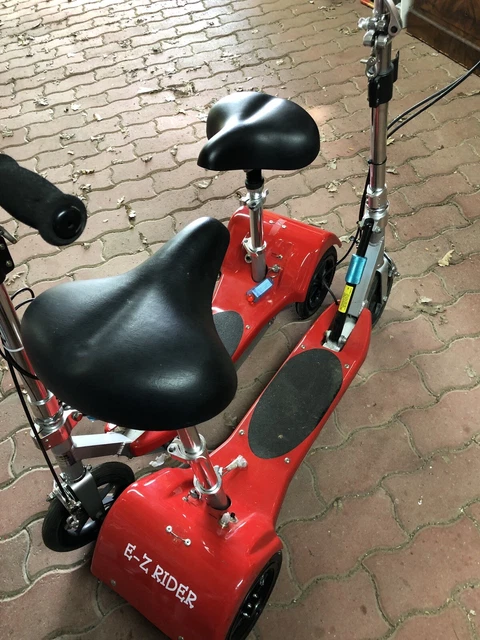 deux trottinettes E Scooter Électrique Vintage deux trottinettes E Scooter Électrique Vintage