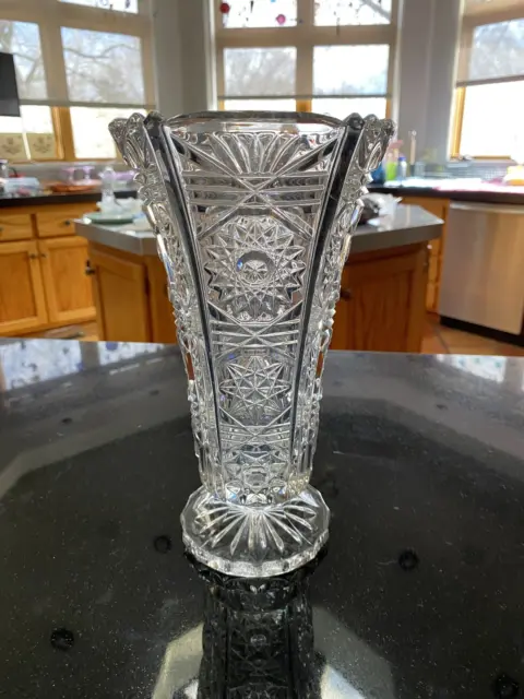 BEAUTIFUL VINTAGE Tall Clear Pressed Glass Footed Crystal Vase 10"H