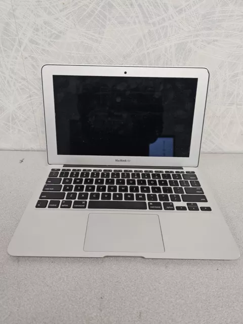 Apple Macbook Air A1465 Laptop - i5-3317U - 4GB RAM - 128GB SSD - Lion mid 2012