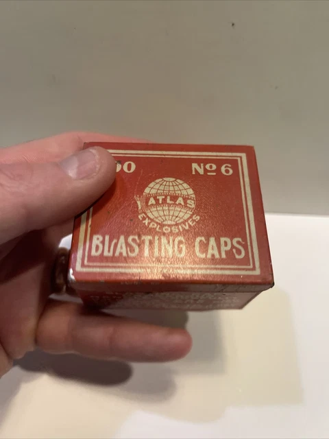 1913 Atlas Explosives 100 No 6 Strength Blasting Caps Tin Red & White ref-F