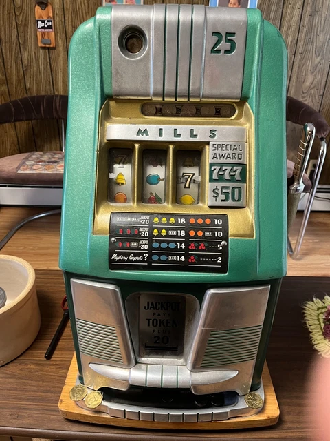 Vintage Mills 50's-60's Hi-Top Slot Machine Vintage Mills 50's-60's Hi-Top Slot Machine