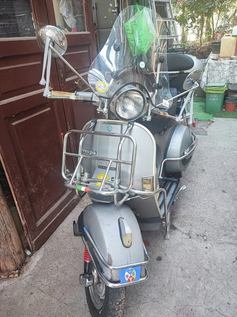 vespa px 150 E...colore grigio...in ottime Condizioni..mezzo d'Epoca vespa px 150 E...colore grigio...in ottime Condizioni..mezzo d'Epoca