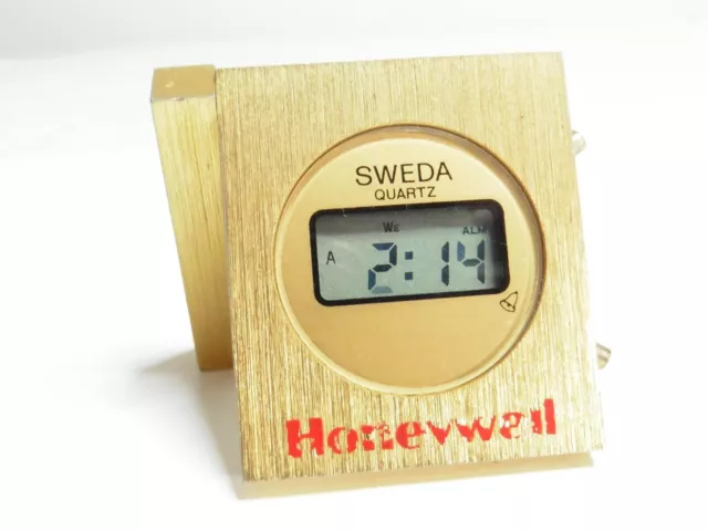 SWEDA QUARTZ Vintage Desktop Digital LCD Alarm Clock ALL METAL Exterior 80s RARE