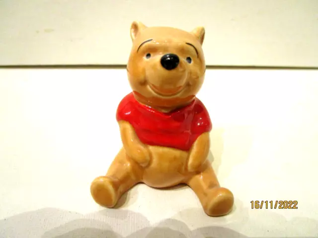 Beswick - Walt Disney - Winnie the Pooh - Early Gold Backstamp Edition