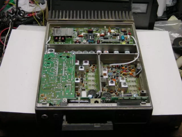 AA USED MOTOROLA MITREK MOBILE DRAWER UNIT LOW BAND 42-50 Mhz.