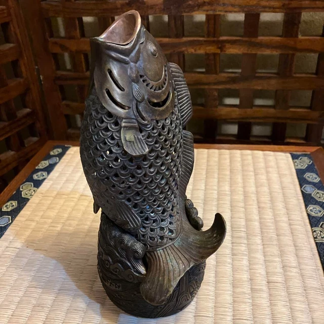 JAPANESE ANTIQUE Daeming Xuande Bronze KOI FISH VASE Hanaire Ikebana Object