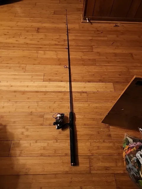 Shakespeare Ugly Stik GX2 GX230 Spinning Combo Strongest Most Sensitive Rod 6'