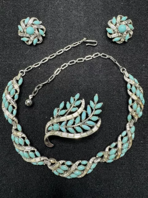 Vintage RARE collectors Trifari faux turquoise necklace brooch & earrings set