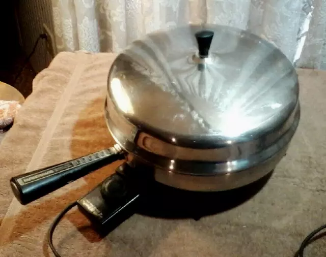 Farberware, Kitchen, Vintage Farberware 3b Electric Frying Pan 12 With  Dome Lidtest Working