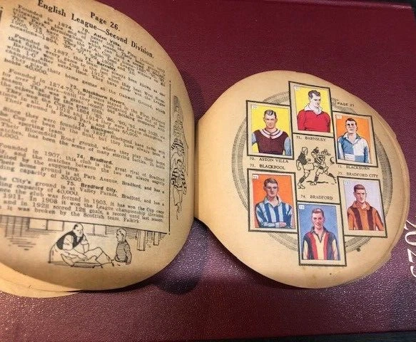 Fleetway - Löwe & Champion Fussballstars + Thomson Abenteuer Fussball Briefmarkenalbum 10