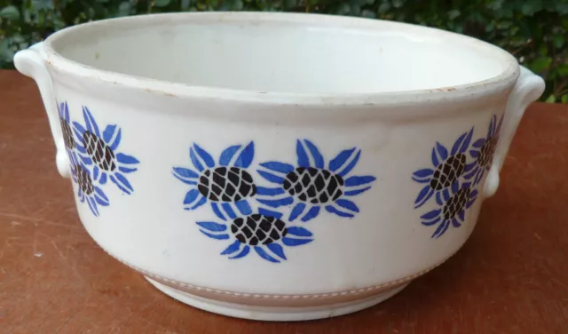 Ancienne petite soupière en céramique de St Uze avec décor de fleur