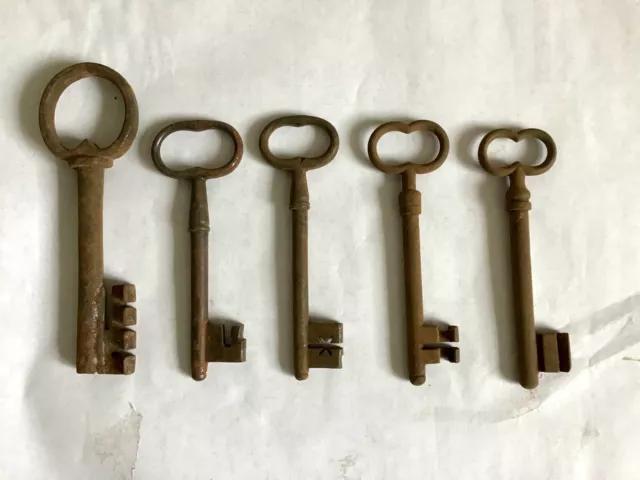 5 SEHR ALTE Schlüssel, Eisen, 11 bis 14 cm lang, Deko EUR 35,00 - PicClick  DE