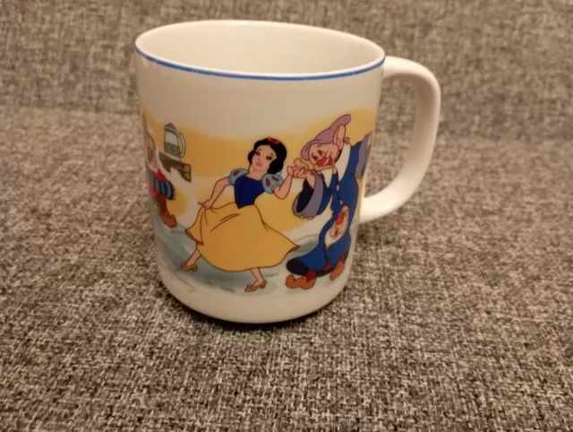 Rare Vintage Disney Snow White And the Seven Dwarves Dancing Disneyland Mug VGC