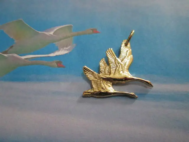 Cisnes Pareja de cisnes en vuelo colgante de Plata 925- artesanía
