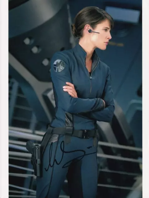 COBIE SMULDERS signed Autogramm 20x25cm AVENGERS in Person autograph COA