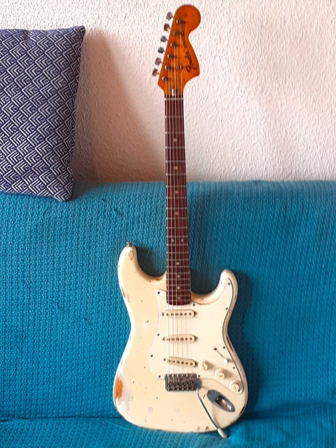 guitare  vintage Fender Stratocaster de 1973