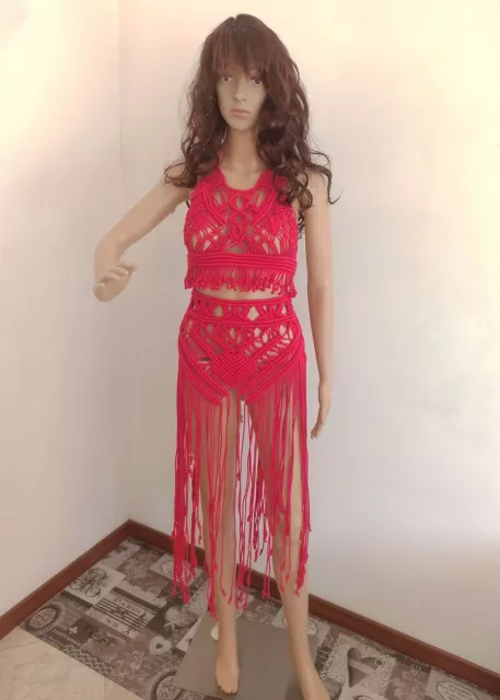 Top e Gonna in Macramè in Rosso, fatto a mano, un modello esclusivo