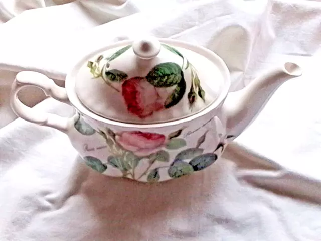 NEW ROY KIRKHAM Redoute Roses Fine Bone China Tea Cup Saucer Set