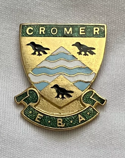 Cromer Marrams Bowling Club E.B.A. Vintage 70s/80s Enamel Lapel Pin Badge