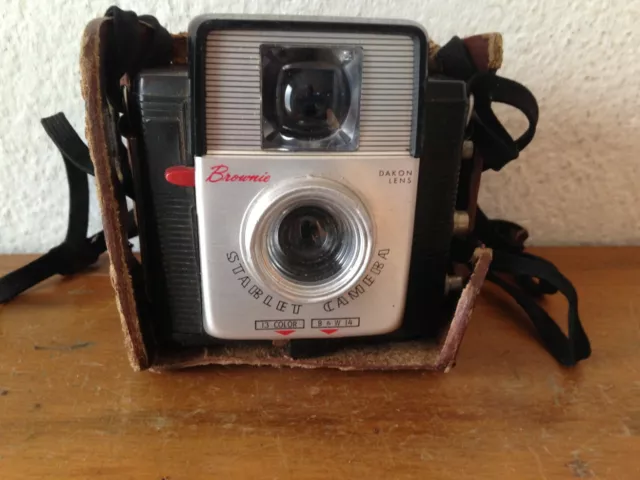 Appareil photo ancien collector Kodak Brownie Starlet Camera + étui sacoche