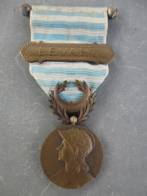 France - Médaille du levant avec agrafe levant 1941, Vente aux
