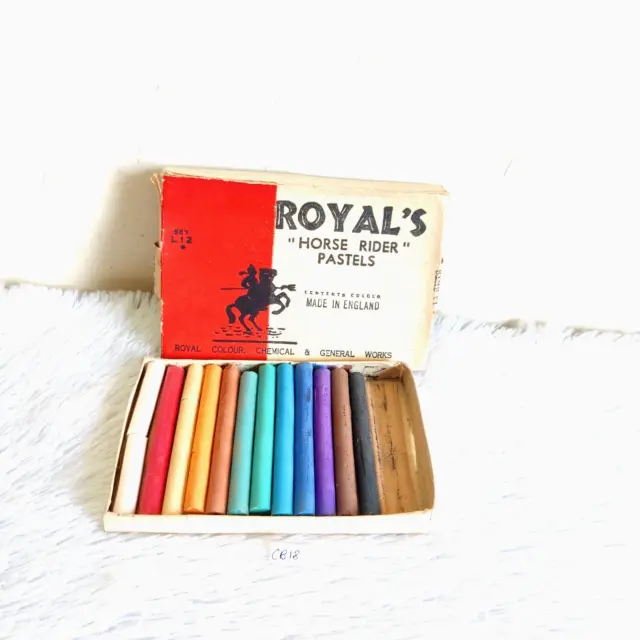 Vintage Royals Horse Pastels Red White Box Crayons Decorative Collectible CB18