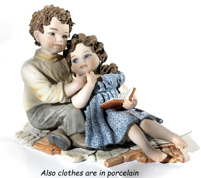 PETITE STATUE CAPODIMONTE en Porcelaine De Fille Figurine Ornement