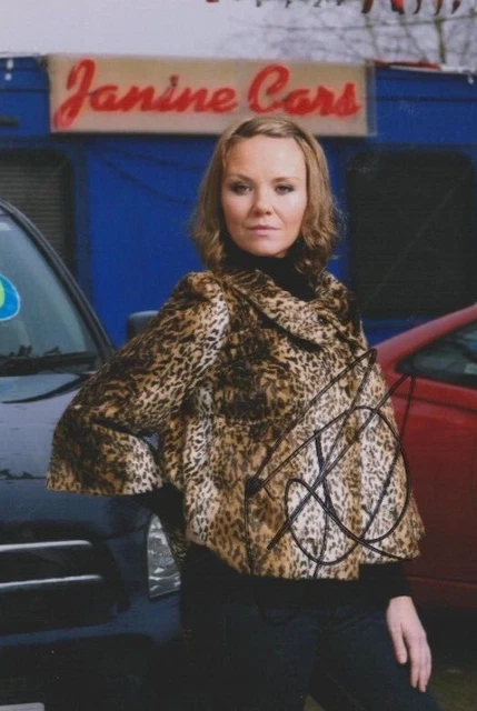 Charlie Brooks    **HAND SIGNED**  6x4 photo  ~  Eastenders  ~  AUTOGRAPHED