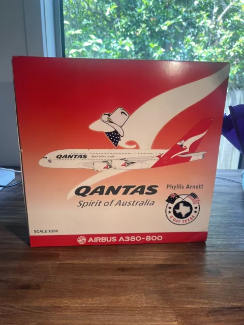 qantas airbus a380-800 1:200 Diecast Model Plane