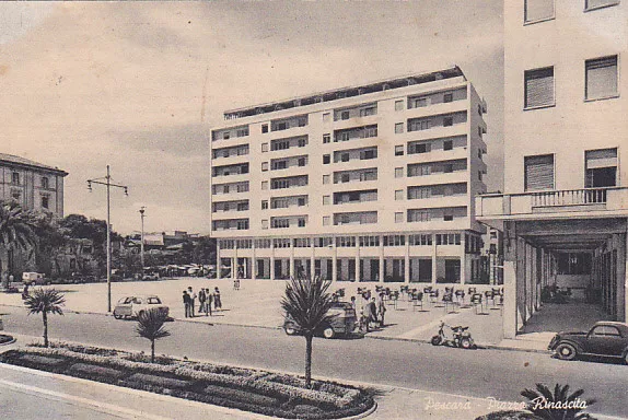 Pescara Piazza Rinascita viaggiata 1960