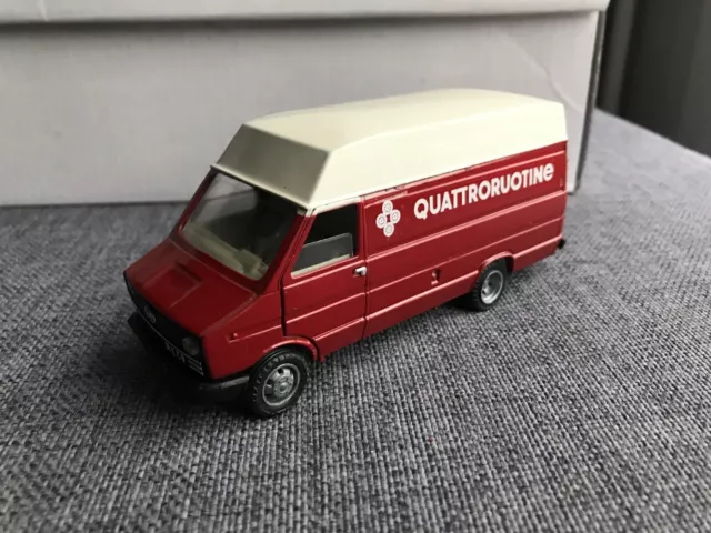 Voiture miniature 1/43 fiat iveco om quattroruotine old cars