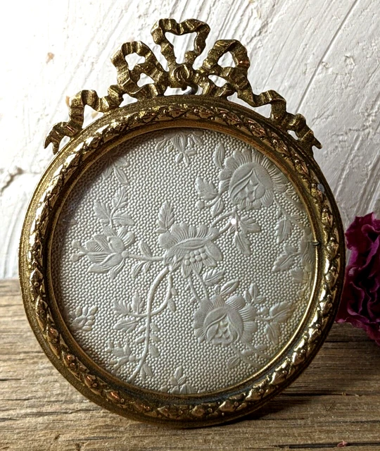 Nice French Original Medallion Picture Frame Louis Xv Style