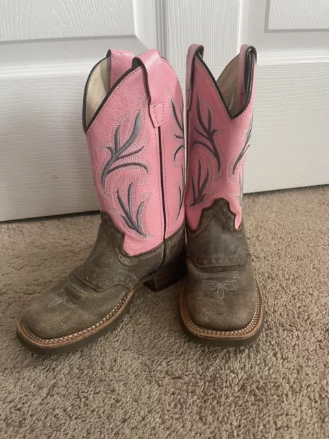 Square toe on sale boots for girls