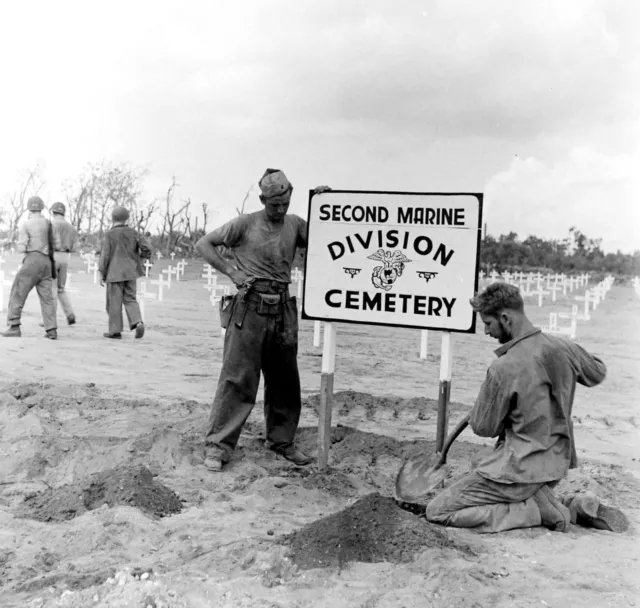 World War Two Photo WWII / US Marine Cemetery Saipan 2nd Marines USMC Second