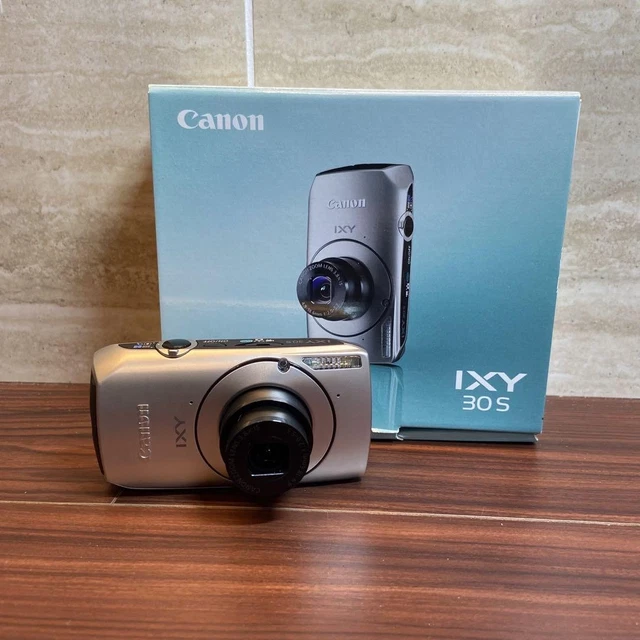 CANON IXY 30S Digital Camera Silver Near Mint Complete with CANON IXY 30S Digital Camera Silver Near Mint Complete with
